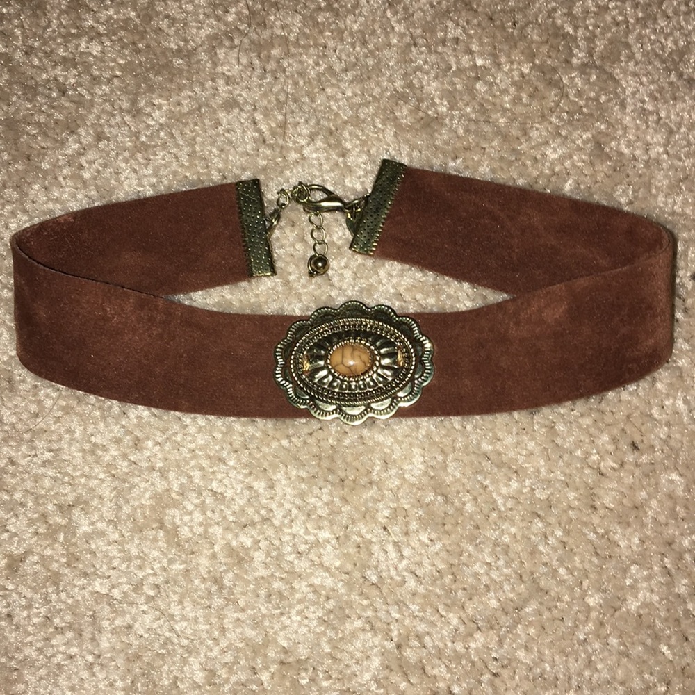 Brown velvet choker
